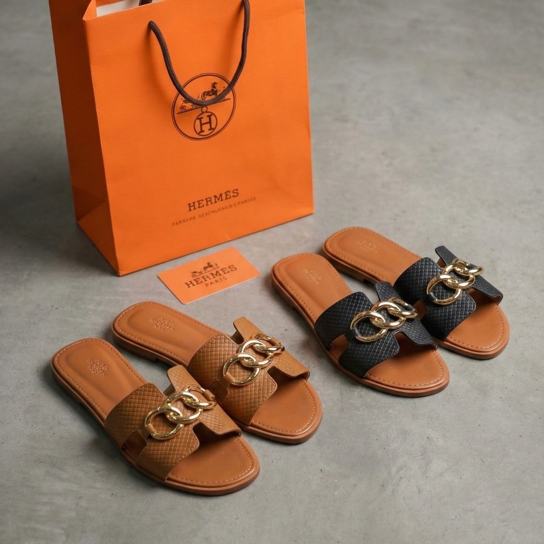 Premium Chain Flat Slides for Women – Stylish Comfort Slip-On Sandals