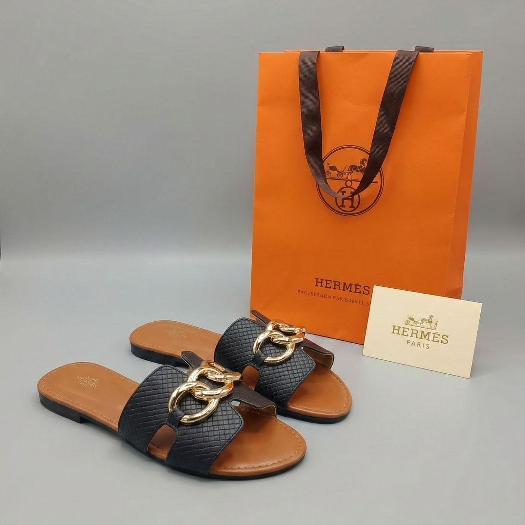 Premium Chain Flat Slides for Women – Stylish Comfort Slip-On Sandals Black