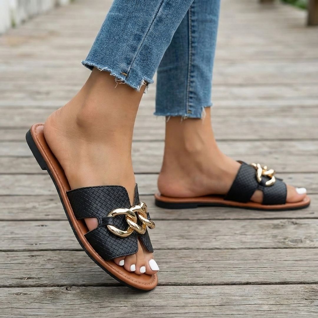 Premium Chain Flat Slides for Women – Stylish Comfort Slip-On Sandals Black